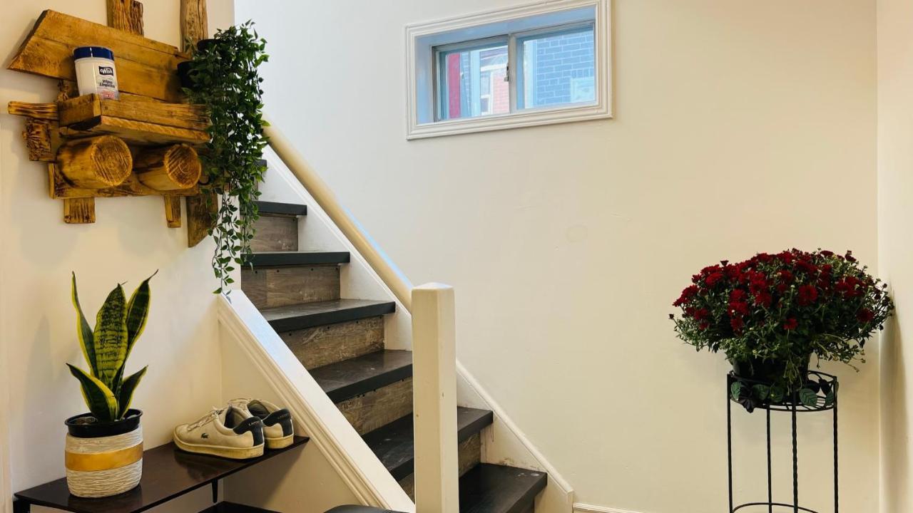 Toronto Bed & Breakfast - Free Parking エクステリア 写真