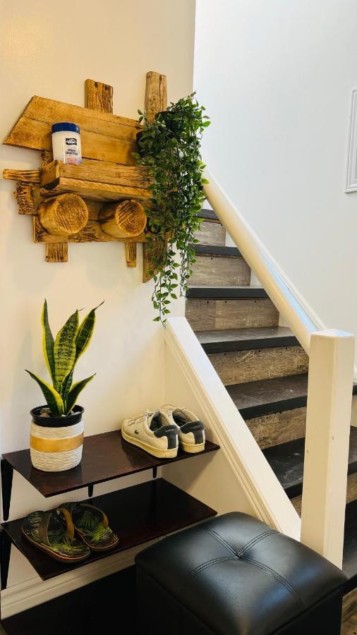 Toronto Bed & Breakfast - Free Parking エクステリア 写真