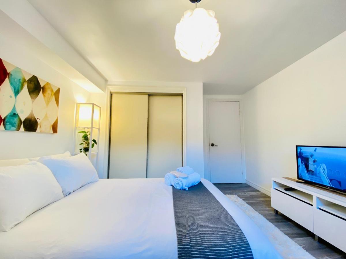 Toronto Bed & Breakfast - Free Parking エクステリア 写真